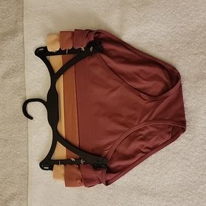 Seamless hip huggers